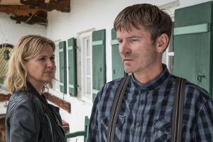 "Die Chefin: Glaube, Liebe, Hoffnung": Vera (Katharina Böhm) vermutet, dass Walter Rettinger (Philipp Moog) ihr bezüglich Jo...