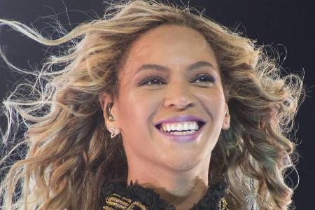Mit ihrer positiven Ausstrahlung spendet Beyoncé den Flutopfern von Houston mental Kraft