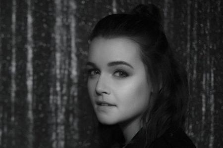 Darf sich als erste deutsche Künstlerin einem großen Publikum vorstellen: LOTTE