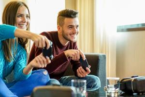 Egal ob Mann oder Frau, ob jung oder alt: Viele Menschen spielen gerne Videospiele