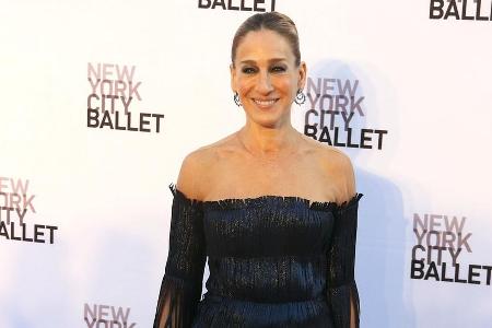 Ein Meer aus Fransen: Sarah Jessica Parker in einer verspielten Abendrobe