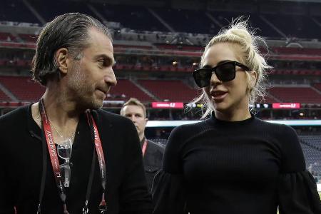 Lady Gaga und Christian Carino beim Super Bowl