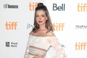 Anne Hathaway ist bald im Sci-Fi-Streifen "Colossal" auf der Leinwand zu sehen