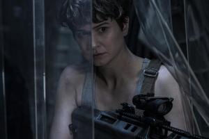 Katherine Waterston darf sich in "Alien: Covenant" als starke Frau beweisen - ein Markenzeichen der Filmreihe!