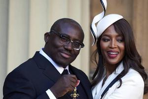 Gute Connections: Edward Enninful posiert ganz vertraut mit Naomi Campbell
