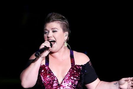Auch Kelly Clarkson singt ab und zu einen schiefen Ton
