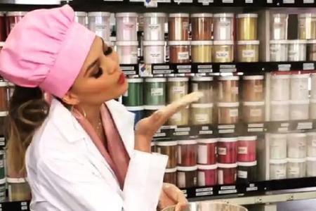 Chrissy Teigens Highlighter-Palette gibt es ab Anfang Mai