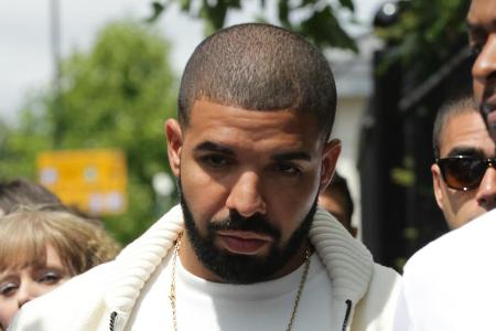 Drake bei einem Spaziergang durch London