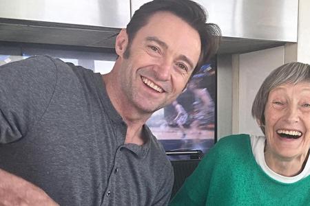 Hugh Jackman genießt auch mit 48 noch das Kochen mit Mutti