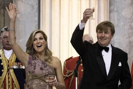 König Willem-Alexander und seine Frau Máxima hatten beim Geburtstagsdinner sichtlich Spaß