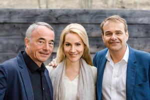 Mattias Pfeffer (l.), Judith Rakers und Marcus Wolter