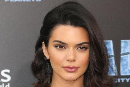 Kendall Jenner wird von einer New Yorker Bar beschuldigt, kein Trinkgeld gegeben zu haben