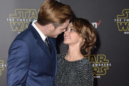 Solch schöne Bilder wird es von Sarah Hyland und Dominic Sherwood wohl nicht mehr geben