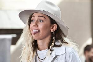 "Ätsch Bätsch": Miley Cyrus erschien doch nicht zu den Teen Choice Awards - sehr zum Ärger ihrer Fans.