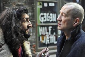 "Blutadler": Der Informant Mahmoot (Numan Acar) versorgt Fabel (Peter Lohmeyer) mit heißen Tipps aus der Unterwelt