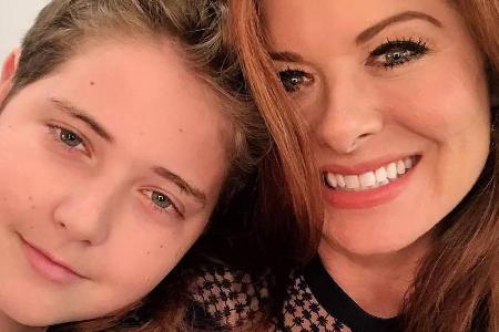 Debra Messing ist froh, ihren Sohn Roman Walker Zelman an ihrer Seite zu haben