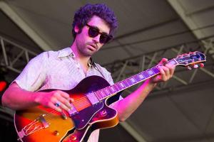 Frontmann Miles Michaud von der Band Allah-Las