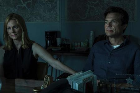 Laura Linney und Jason Bateman in 