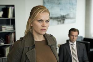 "Helen Dorn: Unter Kontrolle": Helen Dorn (Anna Loos) und Gregor Georgi (Matthias Matschke) suchen nach einem entführten Kind