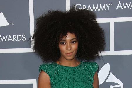 Kämpft mit einer Erkrankung des Nervensystems: Solange Knowles