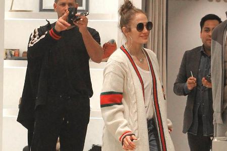 Jennifer Lopez ließ auch den lässigen Look sehr stylisch wirken