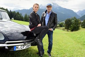 Richter Max Althammer (Franz Xaver Kroetz) trifft Frieda Mirko (Maria Simon) nach vielen Jahren wieder