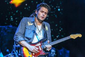 John Mayer bei einem Konzert im amerikanischen Raleigh