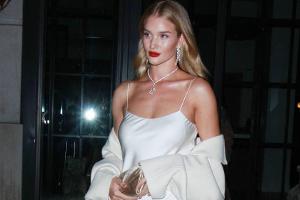 Rosie Huntington-Whiteley im eleganten Ausgeh-Outfit