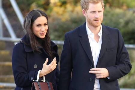 Meghan Markle und Prinz Harry Hand in Hand bei ihrem ersten royalen Termin als Verlobte