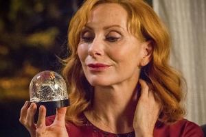 "Tief durchatmen, die Familie kommt": Gundula Bundschuh (Andrea Sawatzki) träumt von schönen Weihnachtsfeiertagen mit ihrer ...