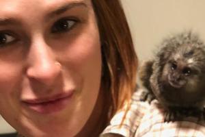 Rumer Willis mit ihrem neuen haarigen Freund auf der Schulter