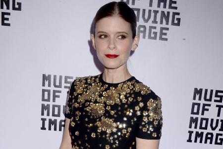 Kate Mara im kleinen Schwarzen bei einer Veranstaltung