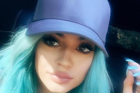 Hat den Blues: US-It-Girl Kylie Jenner macht blau