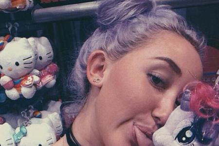 Flieder für den Frühling: Miley Cyrus' kleine Schwester Noah trägt jetzt Lila