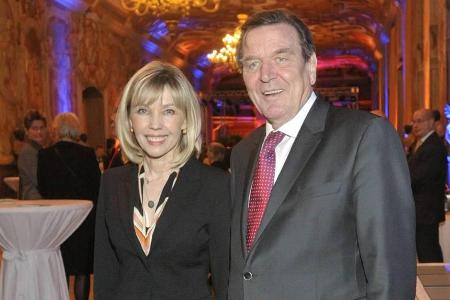 Doris Schröder-Köpf und Gerhard Schröder, gemeinsam auf einem Event in Hannover Anfang Februar 2015