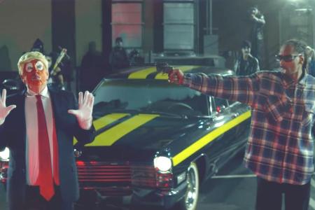Snoop Dogg lebt seine Antipathien in seinen Musikvideos aus - hier an einem Donald-Trump-Double