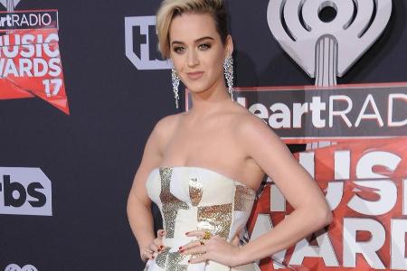 Katy Perry präsentiert ihre neue Frisur