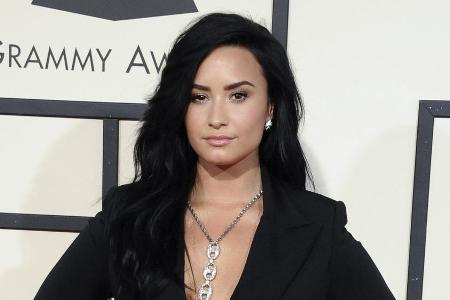 Demi Lovato will an ihrem Abstinenz-Jubiläum anderen etwas Gutes tun