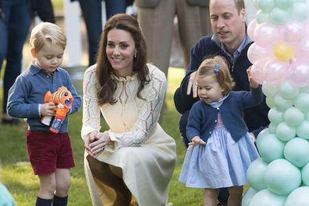 Auch Prinz George und Prinzessin Charlotte geben ein modisches Geschwister-Duo ab.