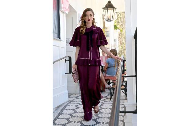 ...Jaime King ist nicht nur Schauspielerin und Model, sondern macht auch ihre Karriere in der Make-up- und Modebranche. Die ...