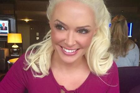 Daniela Katzenberger beim Frühstück