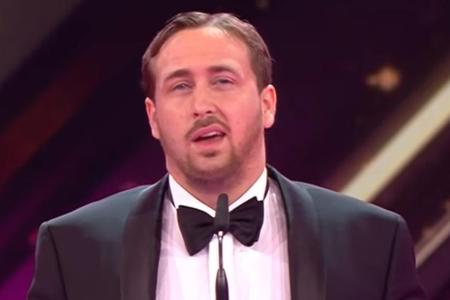Ludwig Lehner als falscher Ryan Gosling auf der Bühne der Goldenen Kamera