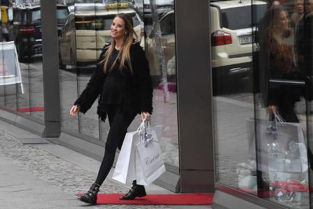 Alessandra Meyer-Wölden shoppte schon mal für den neuen Familienzuwachs. Das Model ist derzeit schwanger mit Zwillingen und ...