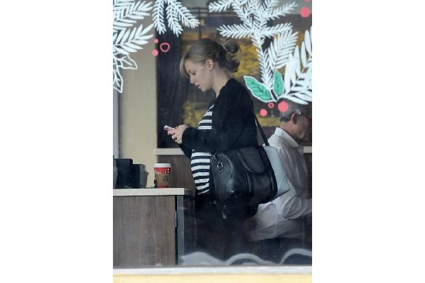 ...liegen ebenso zwischen Amanda Seyfried und Thomas Sadoski - ganze 10, um genau zu sein. Die Hollywoodbeauty ist endlich s...