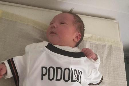 Lukas Podolski und Ehefrau Monika wurden am 5. Juni zum zweiten Mal Eltern. Die kleine Maya wurde am 5. Juni geboren.