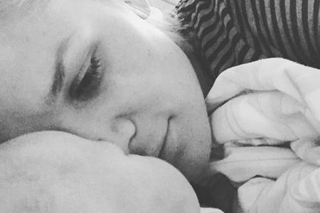 Sara Kulka wurde im November zum zweiten Mal Mutter. Den Geburtstag der kleinen Annabell möchte das Model nicht verraten. Au...