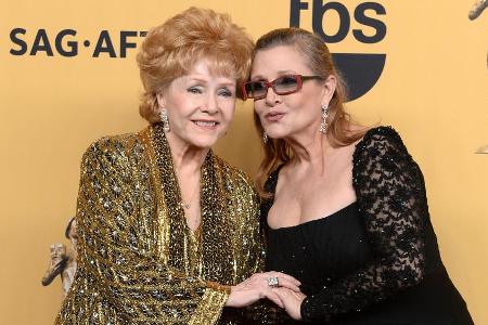 Carrie Fisher (r.) und Debbie Reynolds gemeinsam bei den SAG Awards im Januar 2015