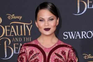 Chrissy Teigen bei der "Beauty and the Beast"-Premiere in Los Angeles