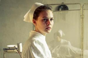 Alicia von Rittberg als Ida Lenze in der neuen ARD-Serie "Charité"