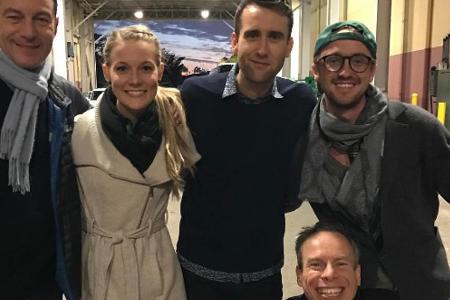 Isaacs (v.l.), Lewis und Felton mit Warwick Davis (unten)